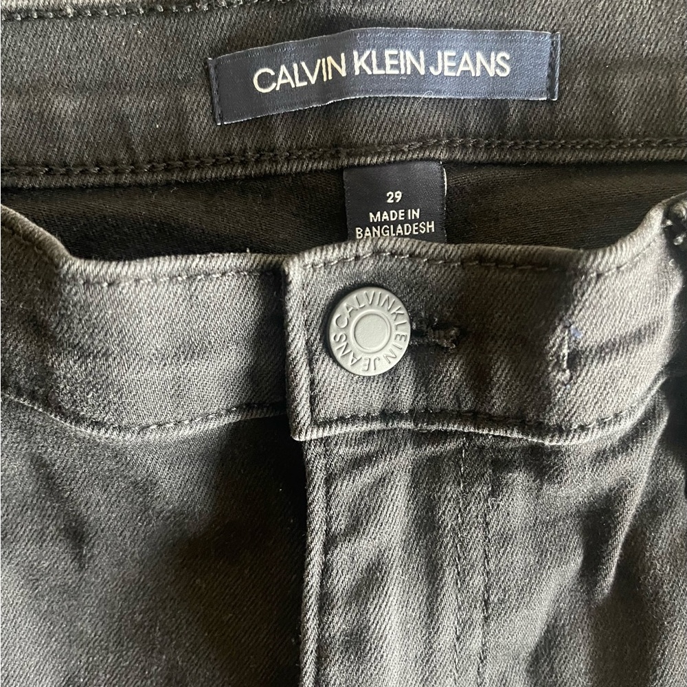 Calvin Klein High Rise Shorts. - Picture 5 of 6